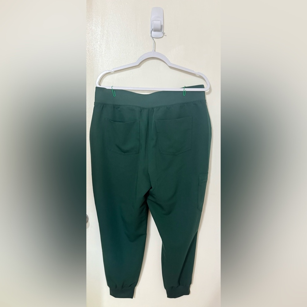 Figs RARE British Racing Green Scrub Set - Picture 3 of 7